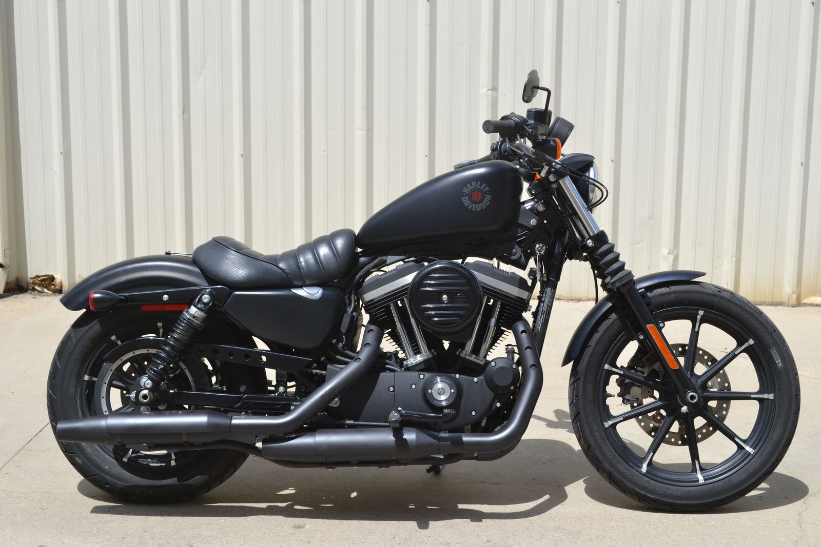 2020 Harley Davidson Sportster Iron 883 - LOW MILES - Cruiser