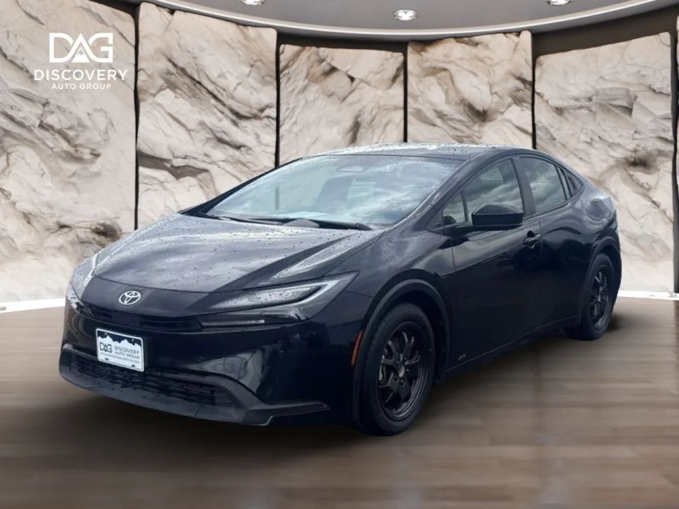 2025 Toyota Prius LE