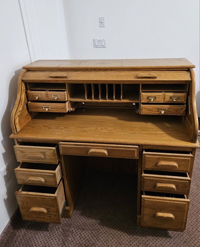 Beautiful Solid Oak Roll-Top Desk