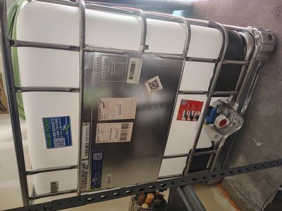275 gallon water storage container