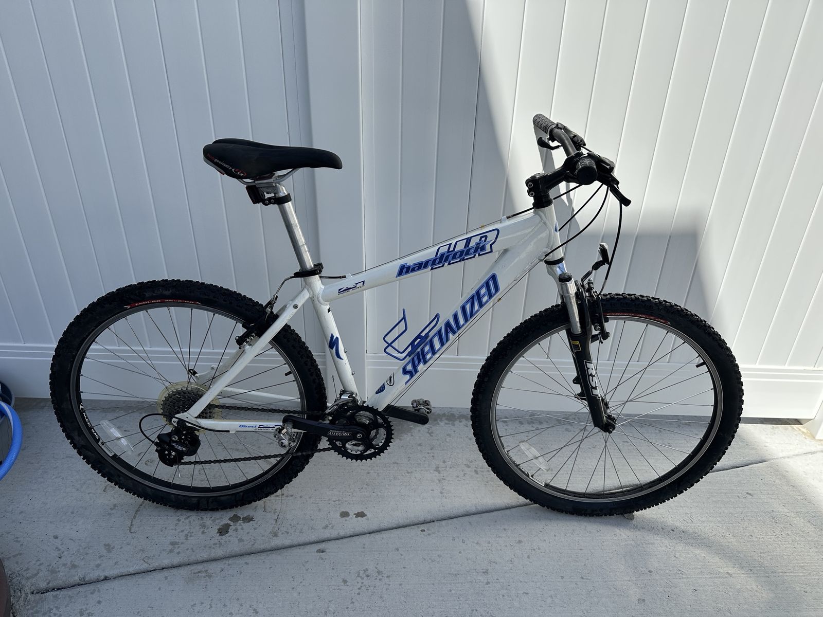 26’’ Specialized Hardrock HTB, Aluminiun frame,24 speeds, frame 17, working condition