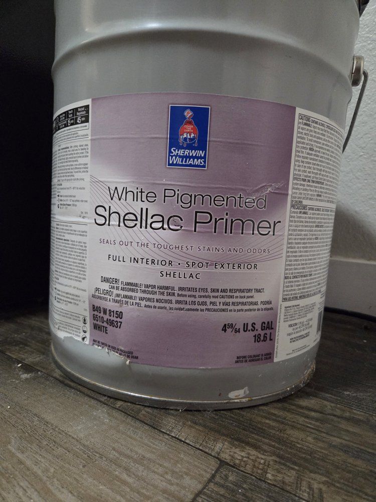 Sherwin Williams White Pigmented Shellac Primer 4 59/64 Gallon for Interior/Exterior Stain Sealing