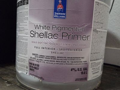 Sherwin Williams White Pigmented Shellac Primer 4 59/64 Gallon for Interior/Exterior Stain Sealing