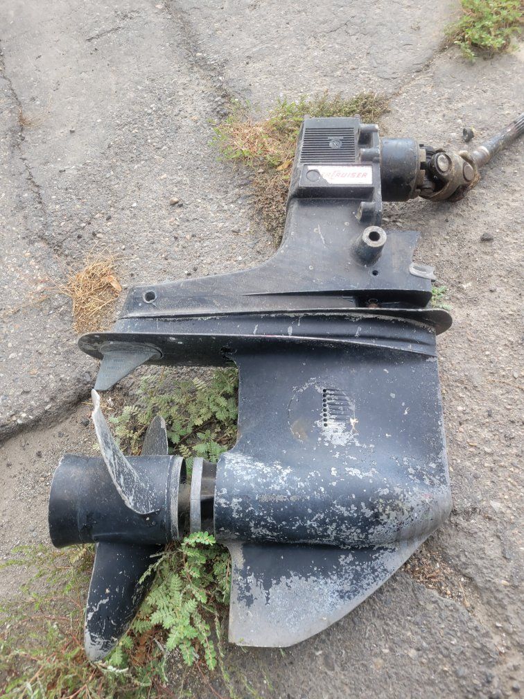 1965 Mercruiser 4 cylinder outdrive (seized, for parts)