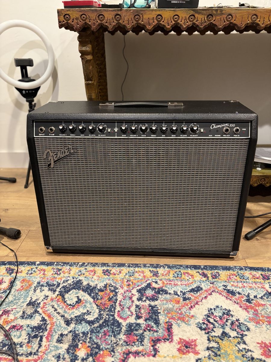 Fender Champion 100 guitar amp
