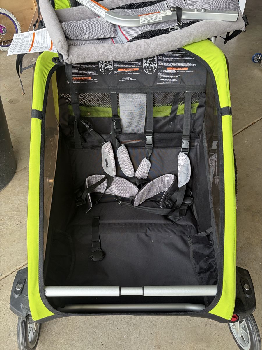 Thule Cheetah X2 Bike Trailer with accessories