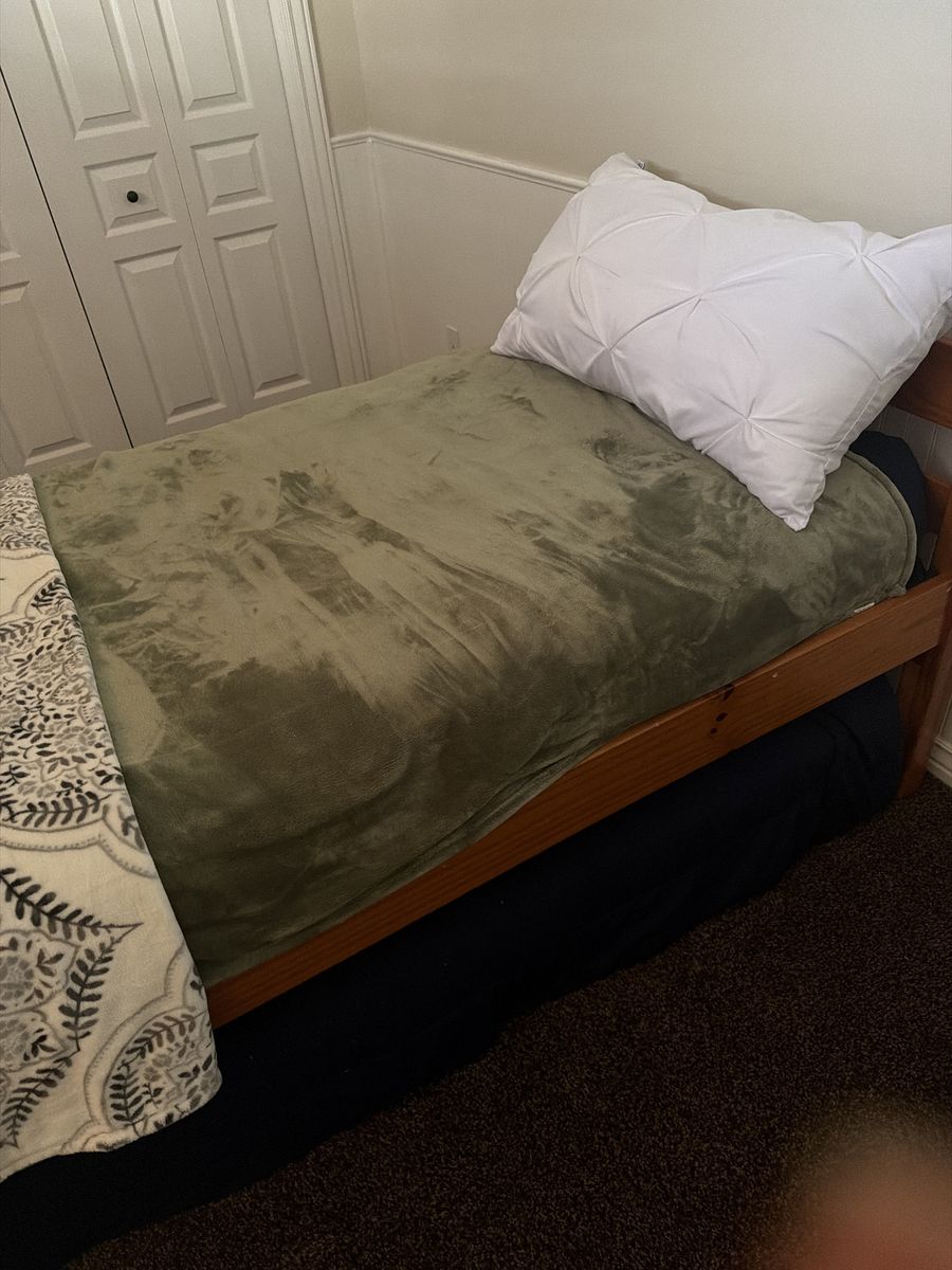 Twin mattress. (2)