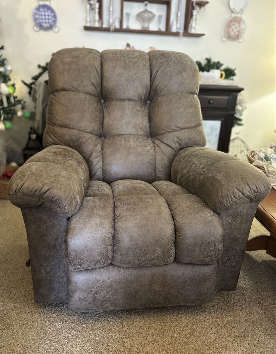 La-Z-Boy Recliner $800 obo