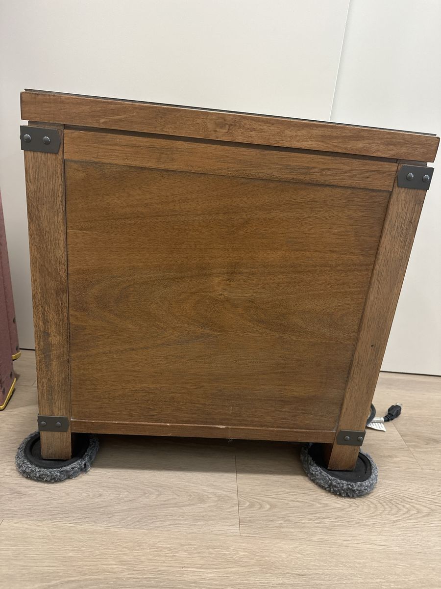 Main image 3