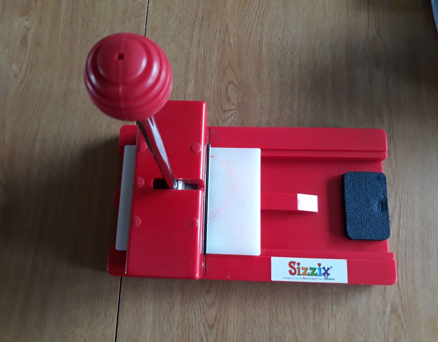 Sizzix Red Personal Die-Cutter Press Machine