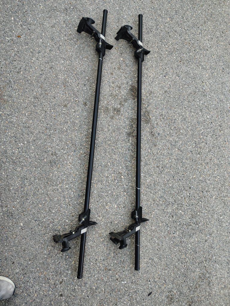 YAKIMA ROOF RACK BARS 66" with  Yakima 1A Raingutter Clamping  Towers 6"