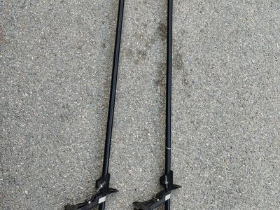 YAKIMA ROOF RACK BARS 66" with Yakima 1A Raingutter Clamping Towers 6"