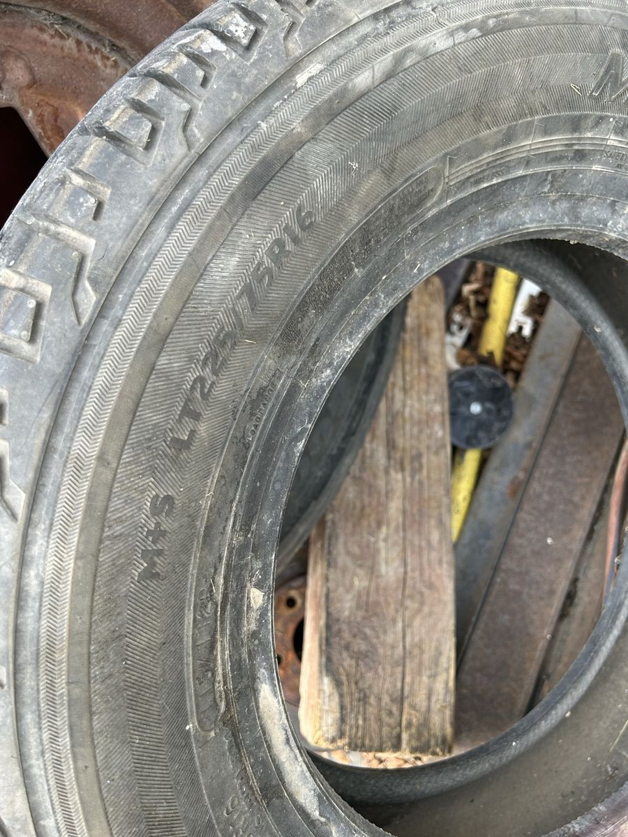 MESA A/P3 LT225/75R16 Used All-Season Truck Tire