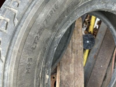 MESA A/P3 LT225/75R16 Used All-Season Truck Tire