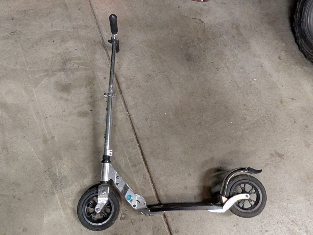 Micro Flex folding scooter with pneumatic tires