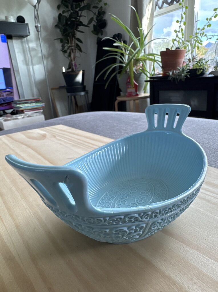 Sowerby glass Queen's Ivory ware twin handled bowl