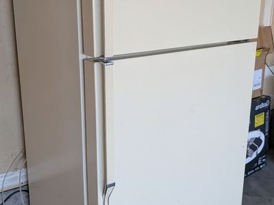 Heavy-Duty Garage Refrigerator—Large Capacity, works great