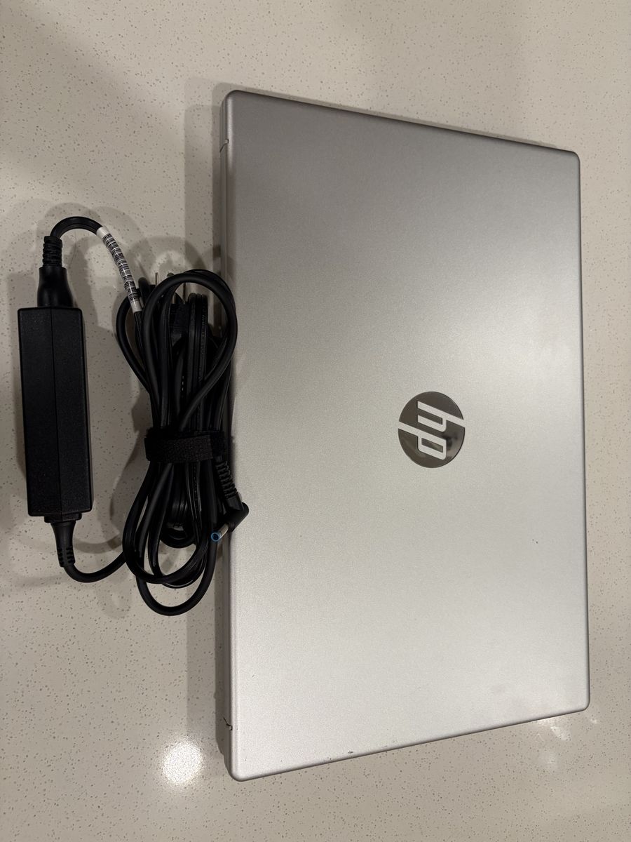 Hp-15-fc0093dx laptop/15.6”/ ryzen 5 7520u 16gb 256gb nvme win 11