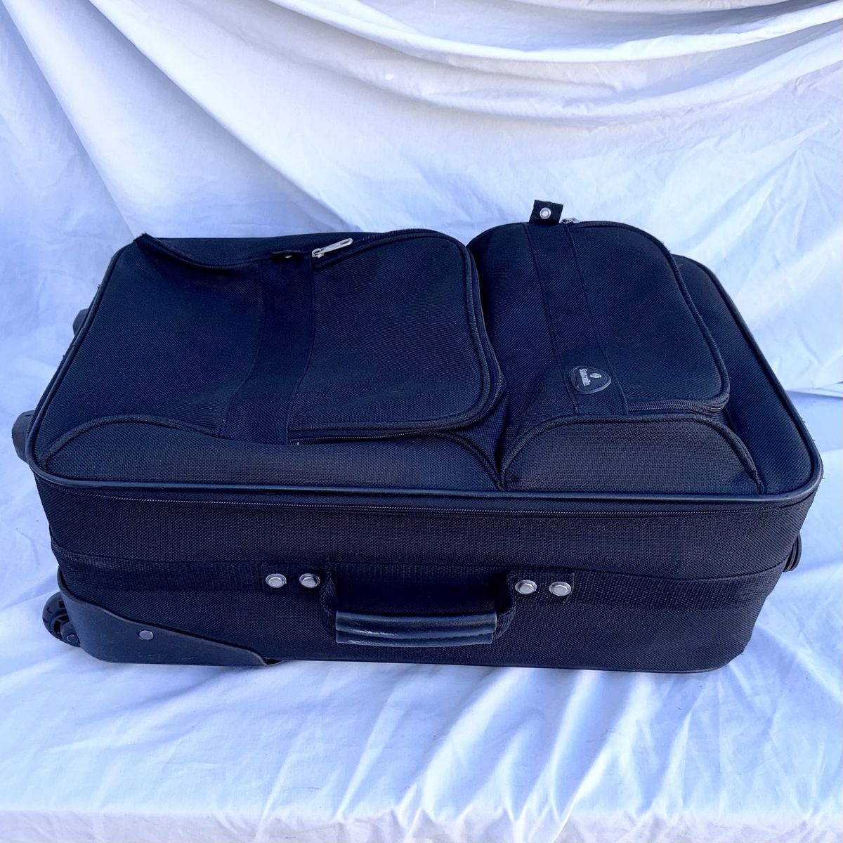 Samsonite Black Softside Wheeled Carry-On Luggage Suitcase with Pockets