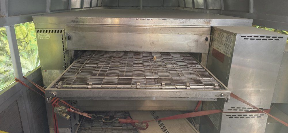 Main image 6