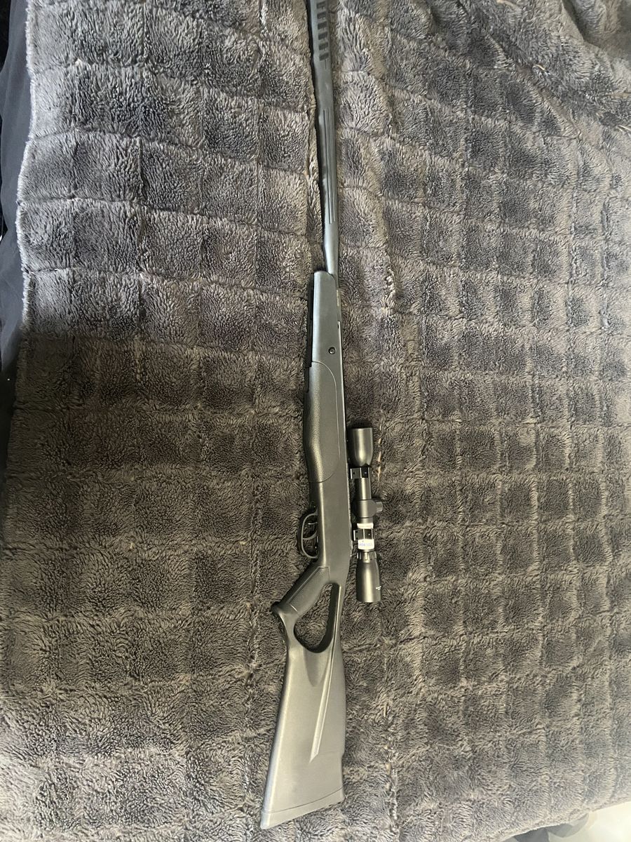 Crosman .177 Pellet Air Rifle w/ 4x32 Scope