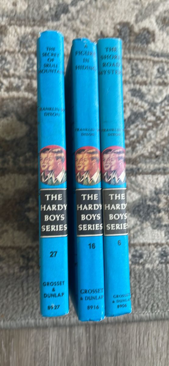 3 vintage the hardy boys books