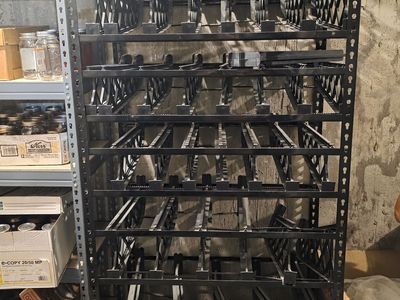 Meatal rolling can food storage rack