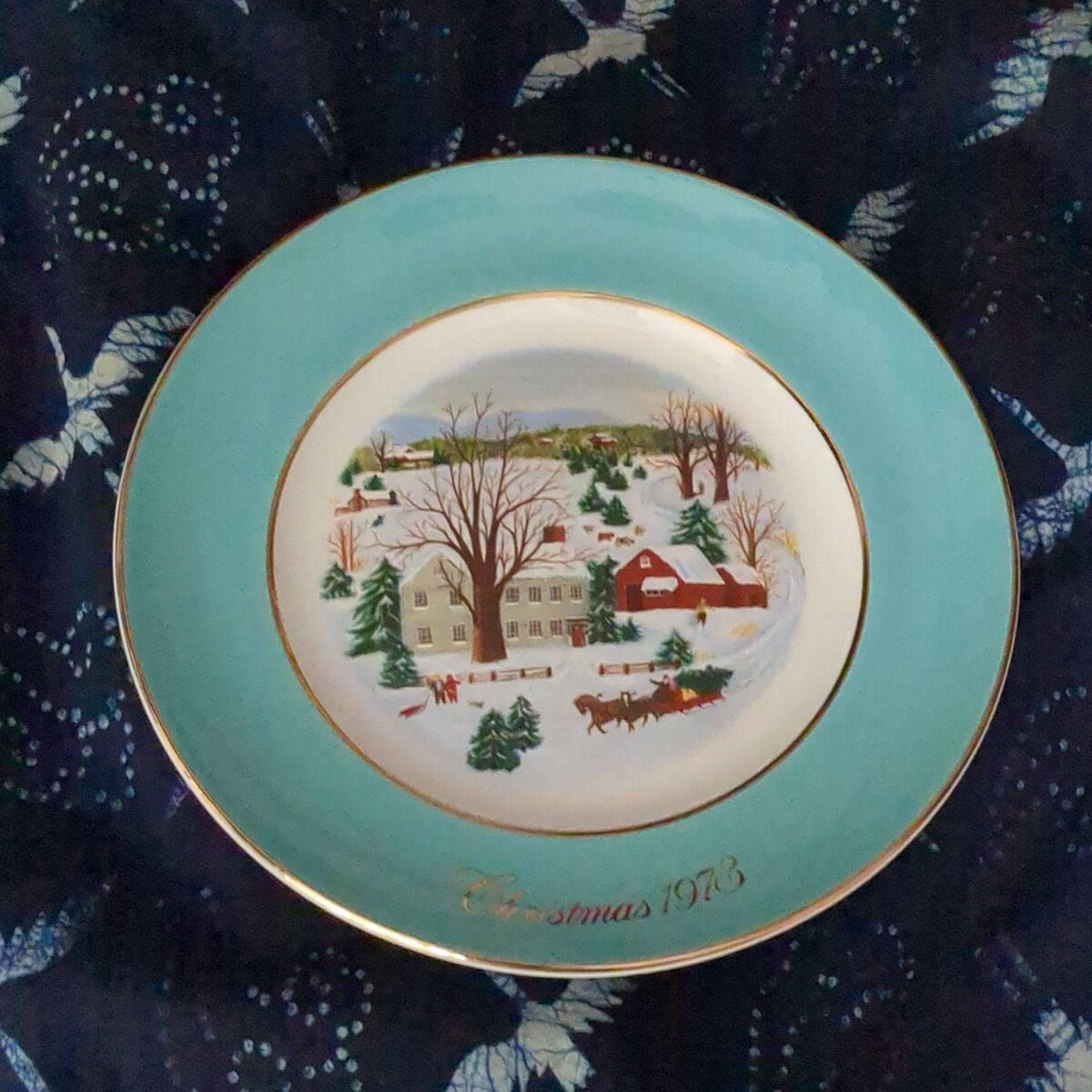 collectors plate 1973 Christmas plate