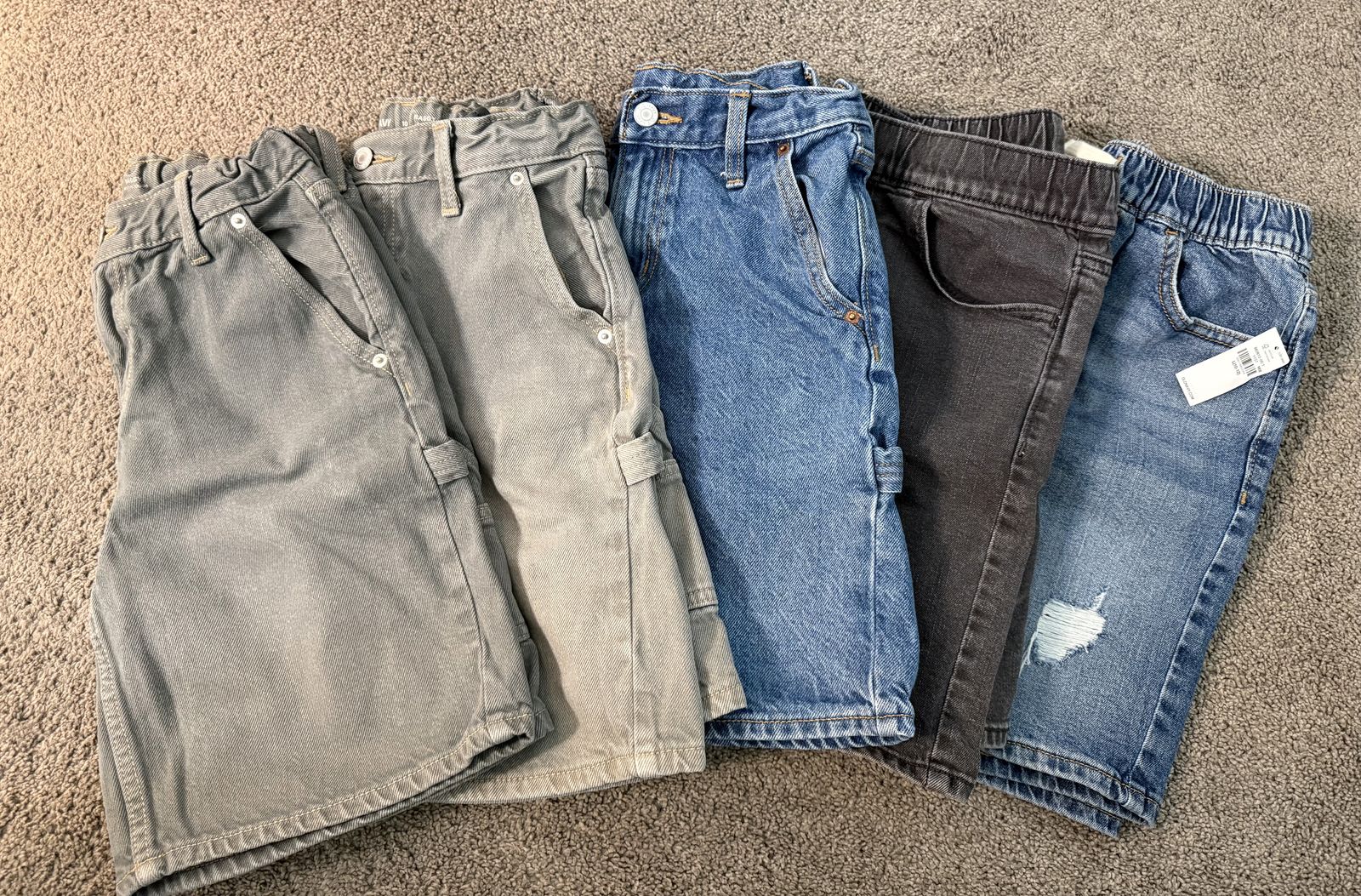 5 pairs of boys Old Navy shorts size 10/12
