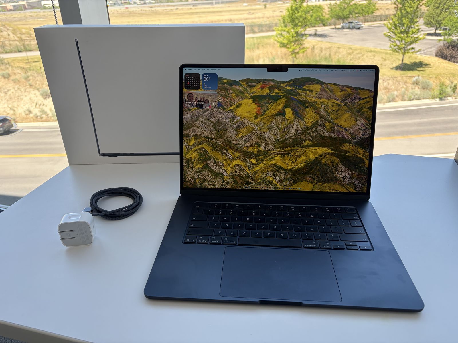 LIKE NEW:  JUST MAKE AN OFFER - 15" M5 (latest version)MacBook Air - 16GB / 512GB - ($1,200 or best offer)