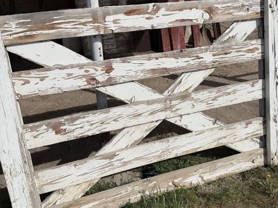 2 Farm Gate White Wood