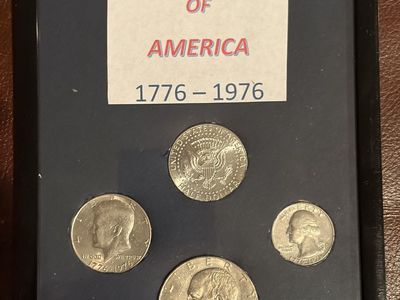United States of America 1776-1976 Bicentennial Coin Set - Framed Kennedy Half Dollar, Eisenhower Dollar, Quarter