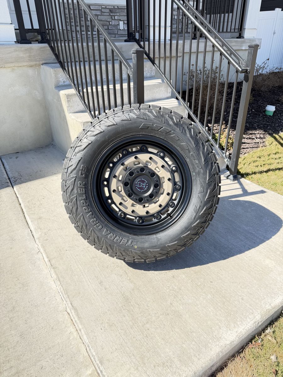 Toyota Tundra Chevy GMC Rims and Tires 295/65R20