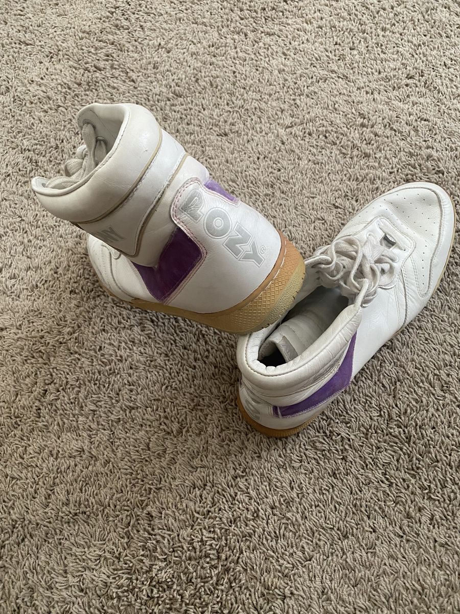 Karl Mailman Malone #32 autographed shoes.