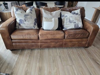LEATHER COUCH WITH QUEEN PULL-OUT BED