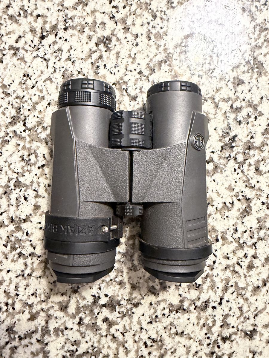 Sig Sauer Zulu 5 10x42 Binoculars w/ Aziak Bino Clamp - Excellent Condition