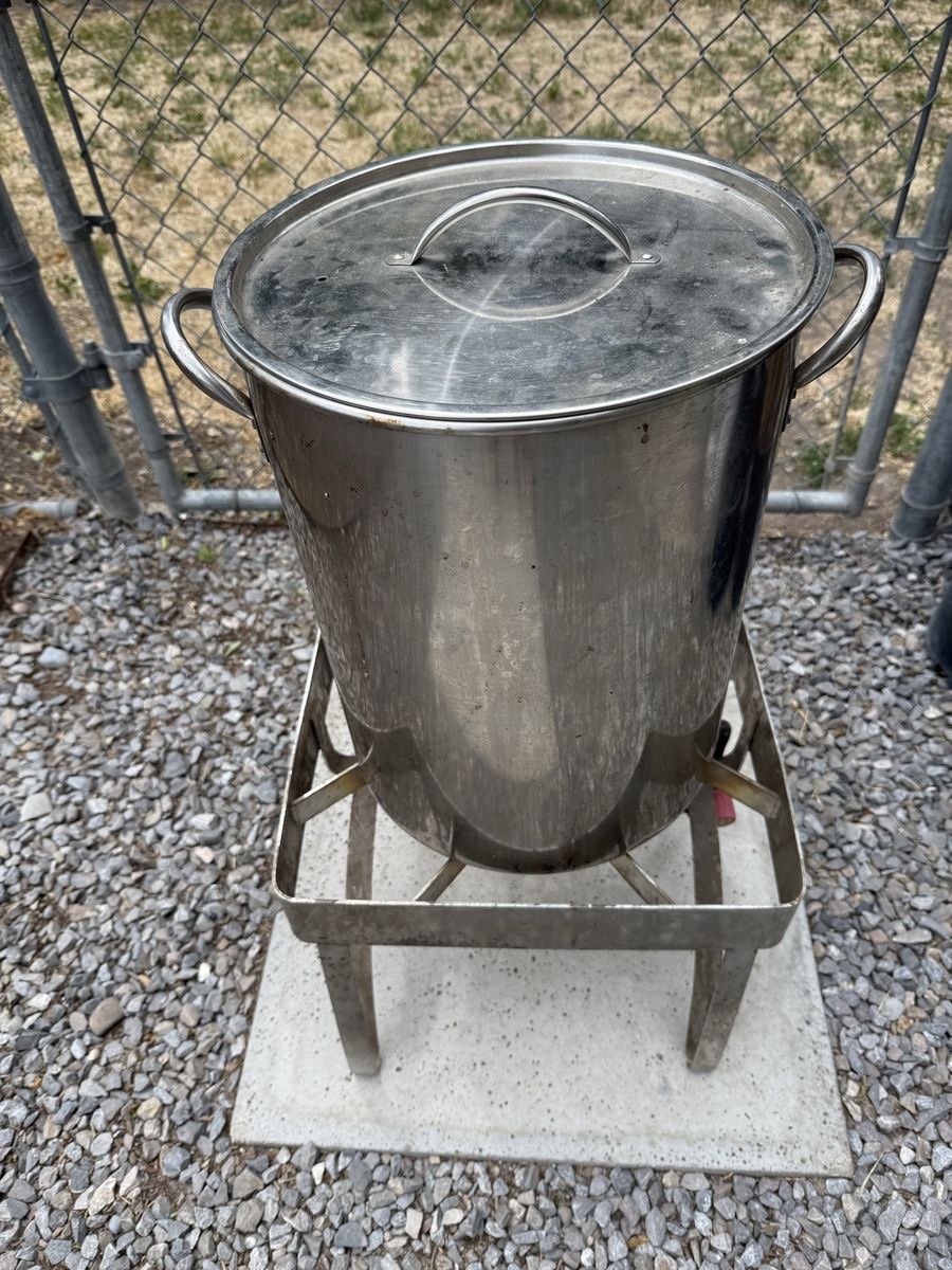 Turkey fryer seafood boil