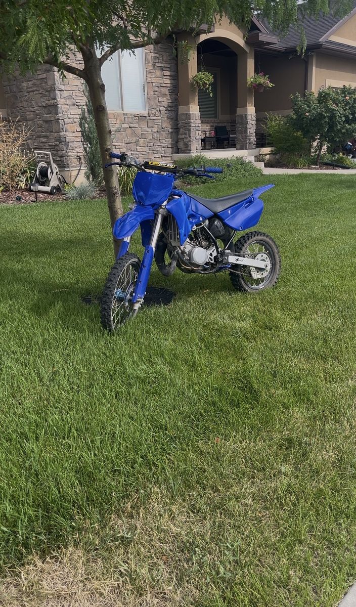 yz85 09 title in hand