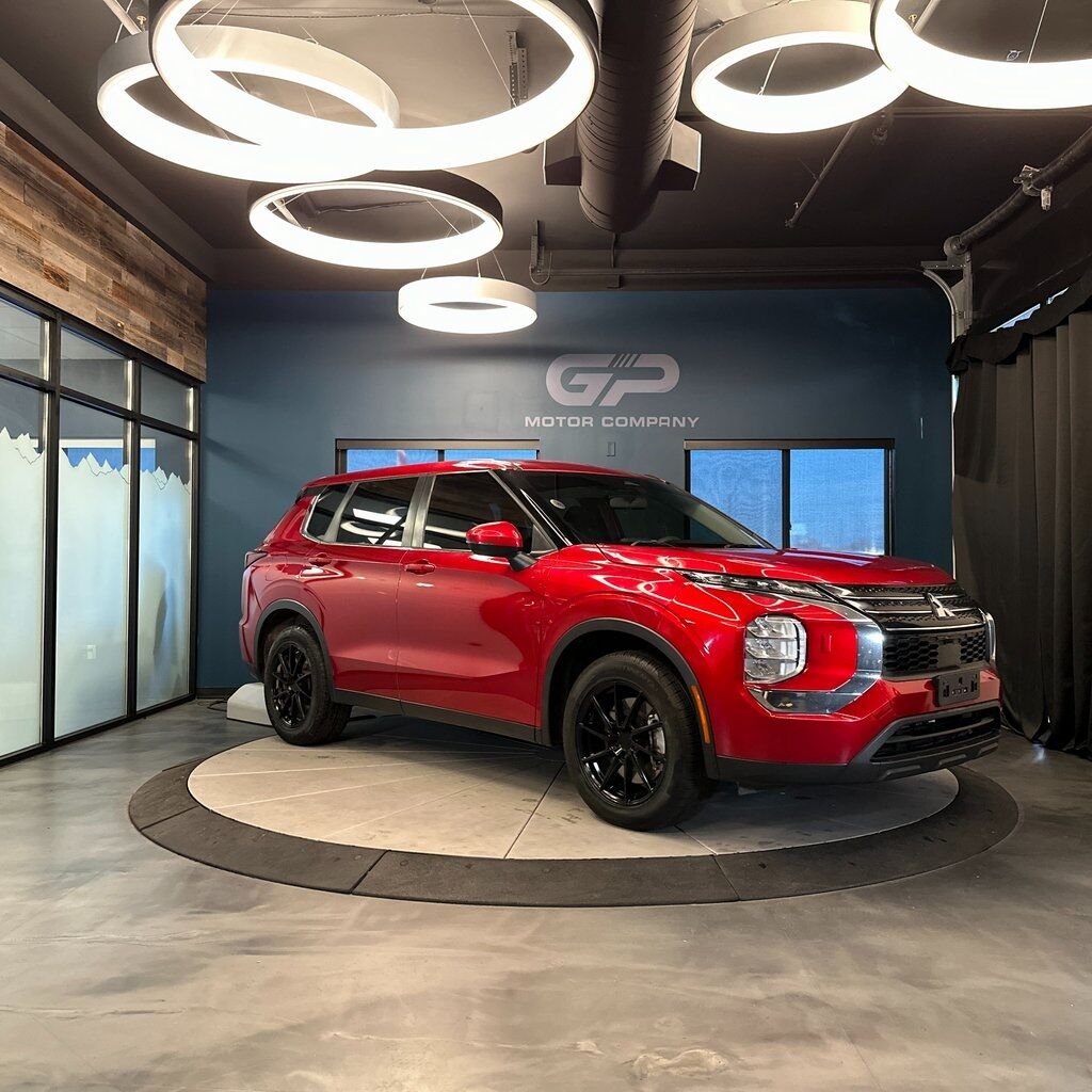 2022 Mitsubishi Outlander ES