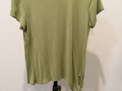 Olivia Rae Olive Green Short Sleeve T-Shirt Size Large