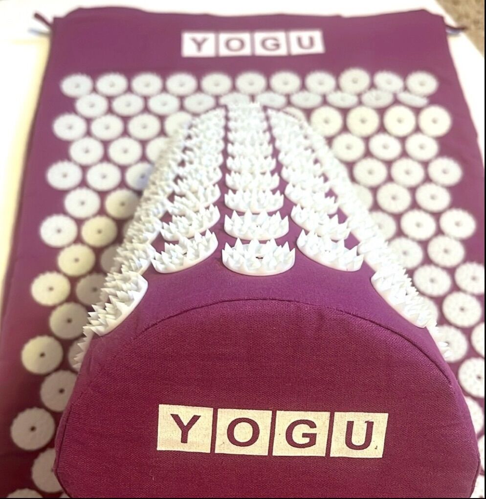 Yogu Acupressure Mat + pillow
