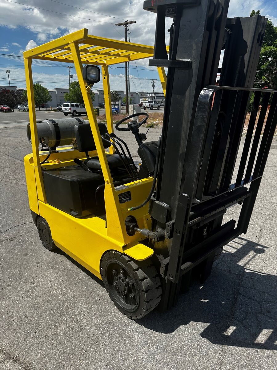 Mitsubishi 5,000 lb. capacity Warehouse Forklift