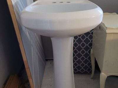 Gerber Maxwell 4" Centers Standard Pedestal Bathroom Sink White