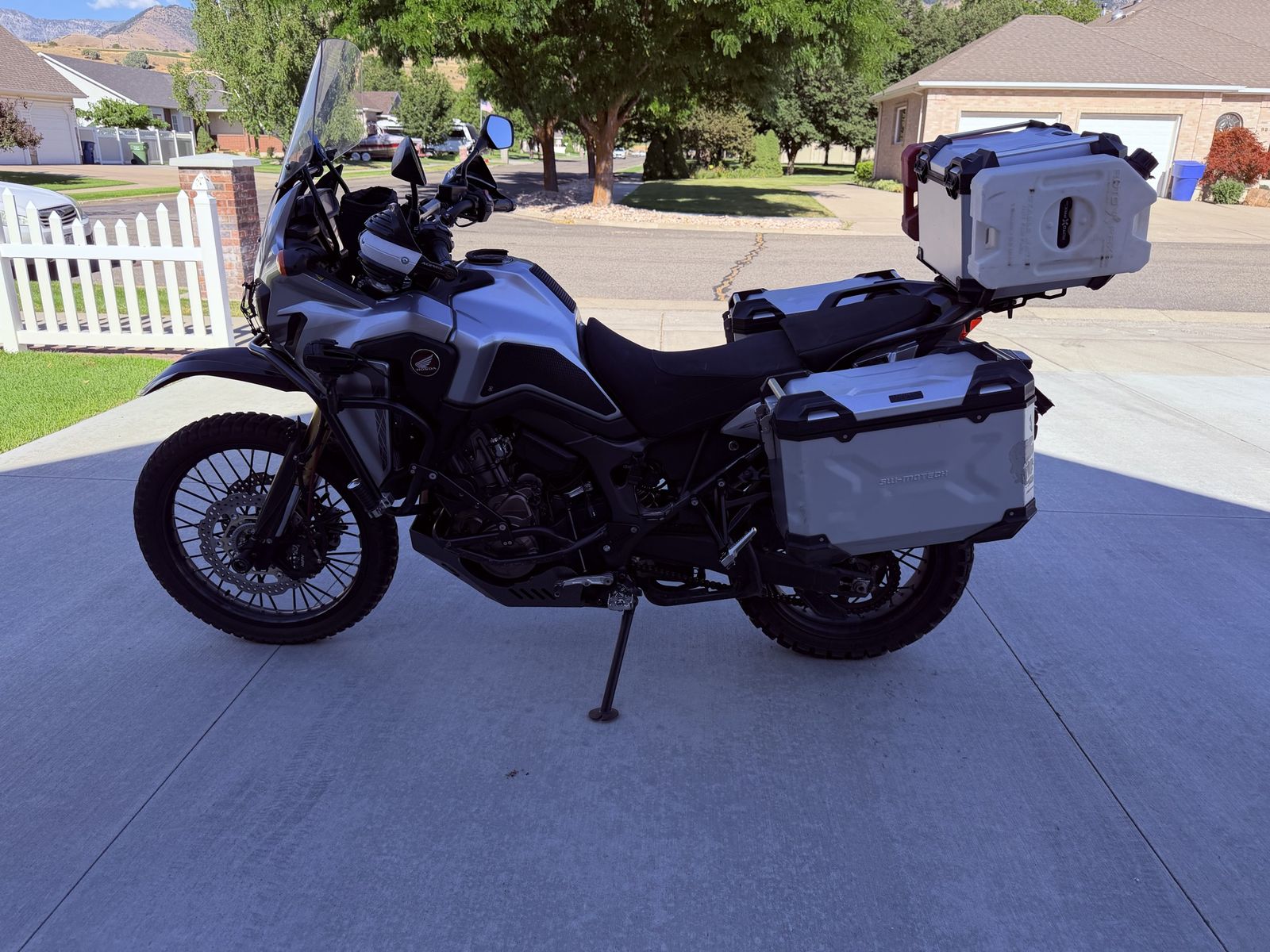 2016 Honda Africa Twin CRF1000 Tour/Trail Ready w/ Customizations & Panniers
