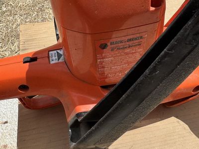 Black & Decker 16-Inch Electric Hedge Trimmer Model 8124 Type 7