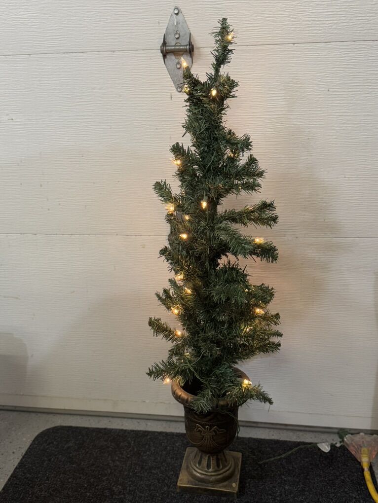 NEW Fake Christmas Tree With White Lights