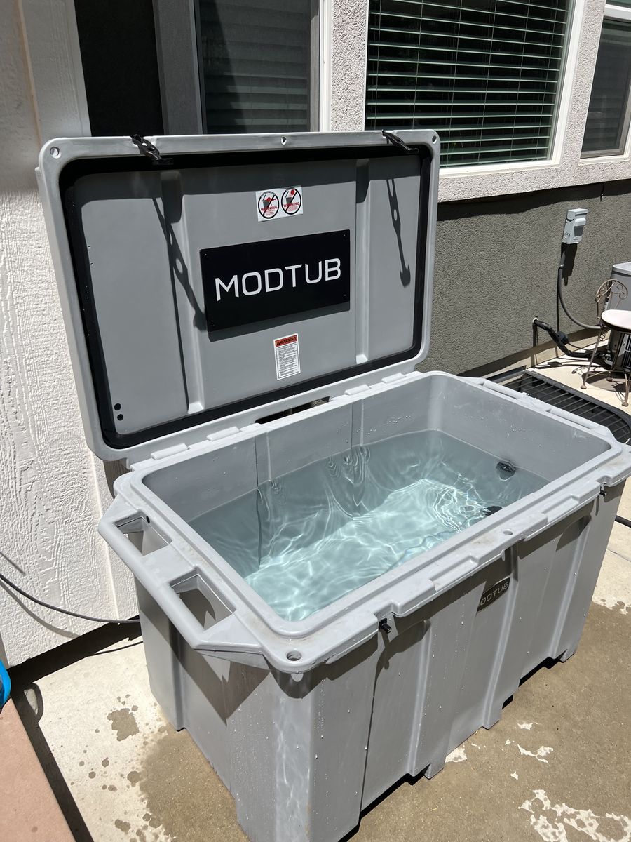 Cold plunge and chiller