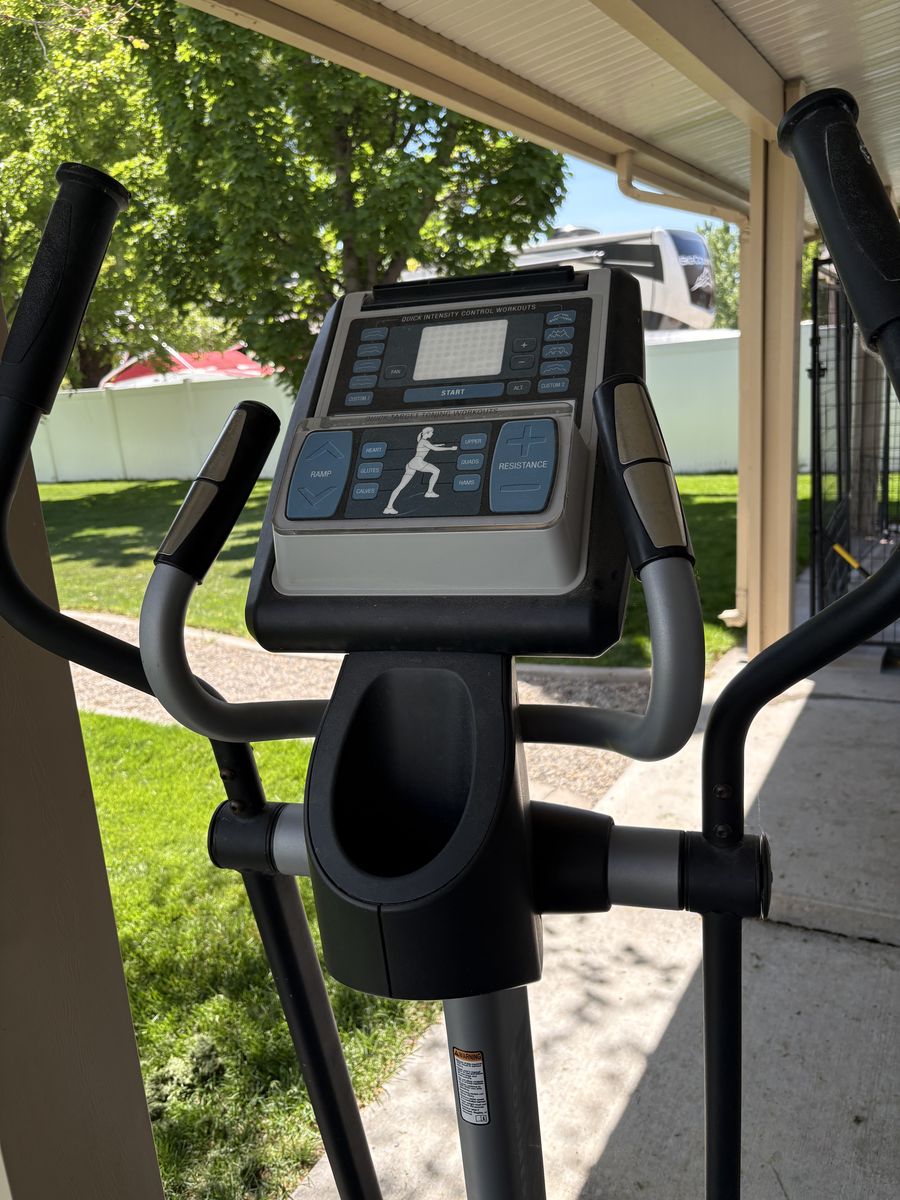 Nordic Track Commercial Elliptical 1300
