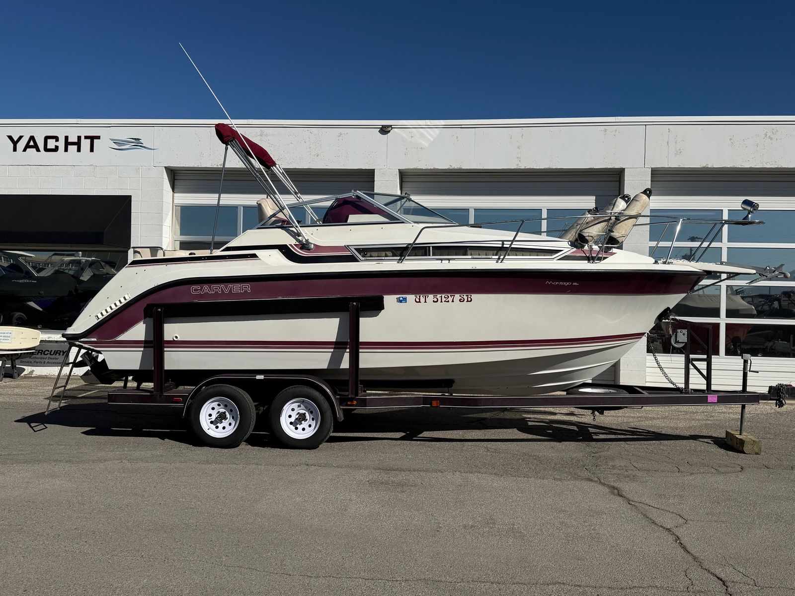 1990 21' Carver Montego 2157 Cruiser