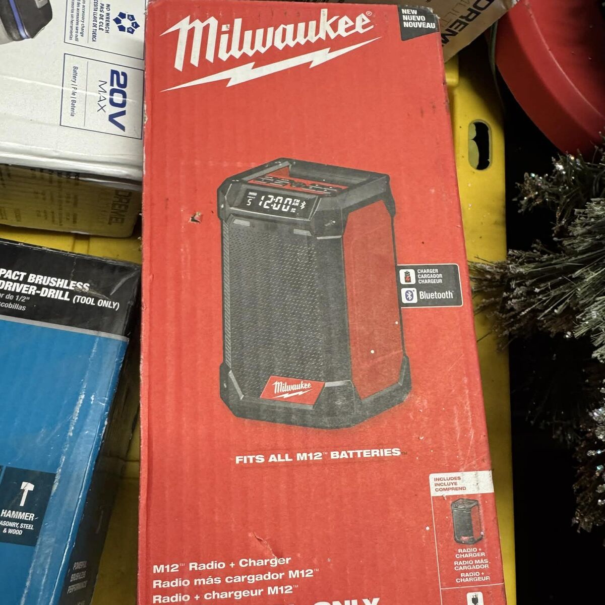 Milwaukee M12 12-Volt Lithium-Ion Cordless Radio